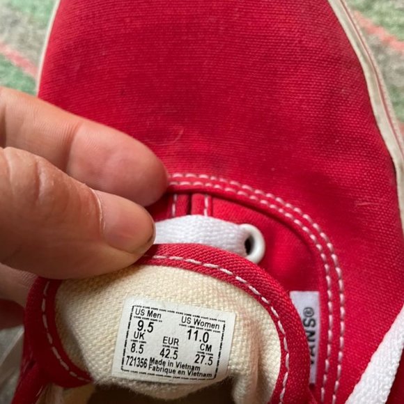 Vans rouge classique - Picture 2 of 4